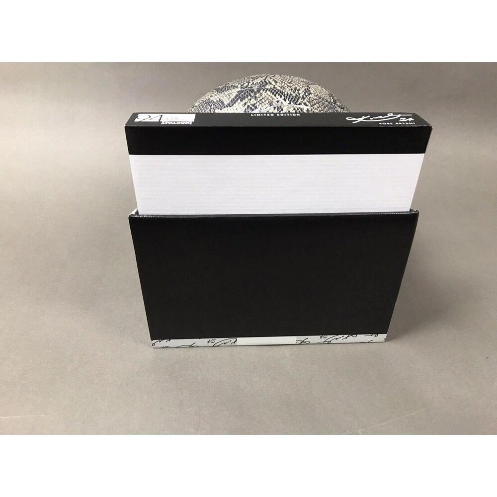 SPALDING X KOBE BRYANT 94 SILVER SERIES SNAKE SKIN BASKETBALL 100% AUTHENTIC 🏀 - Picture 8 of 9